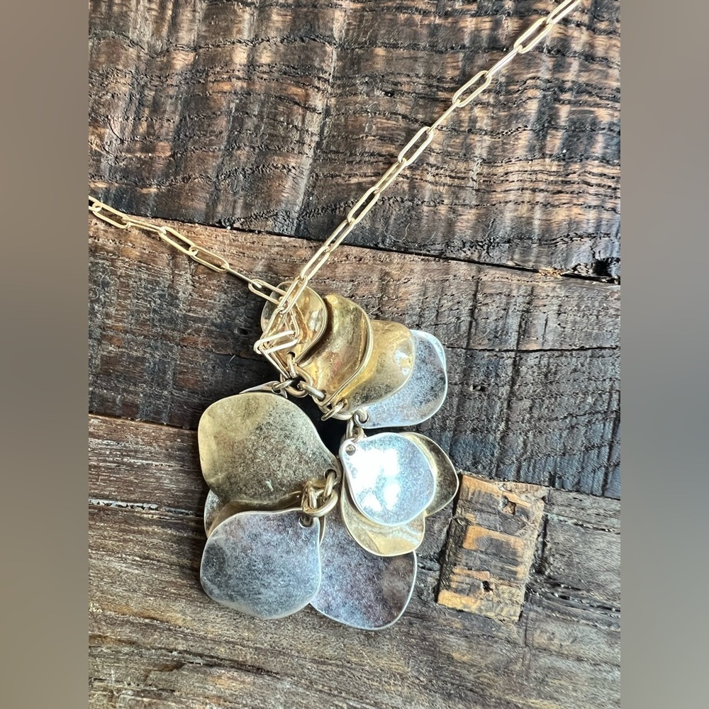 Elegant Gold and Silver Flower Pendant Necklace - Picture 7 of 7